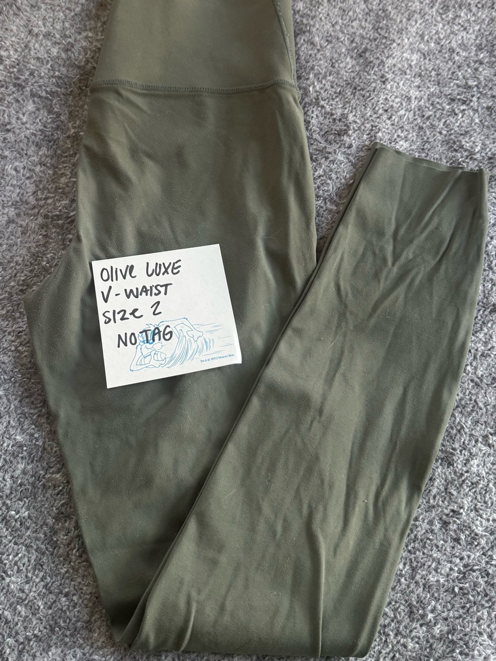 Olive V-Waist Leggings – Sleek High-Rise Fit